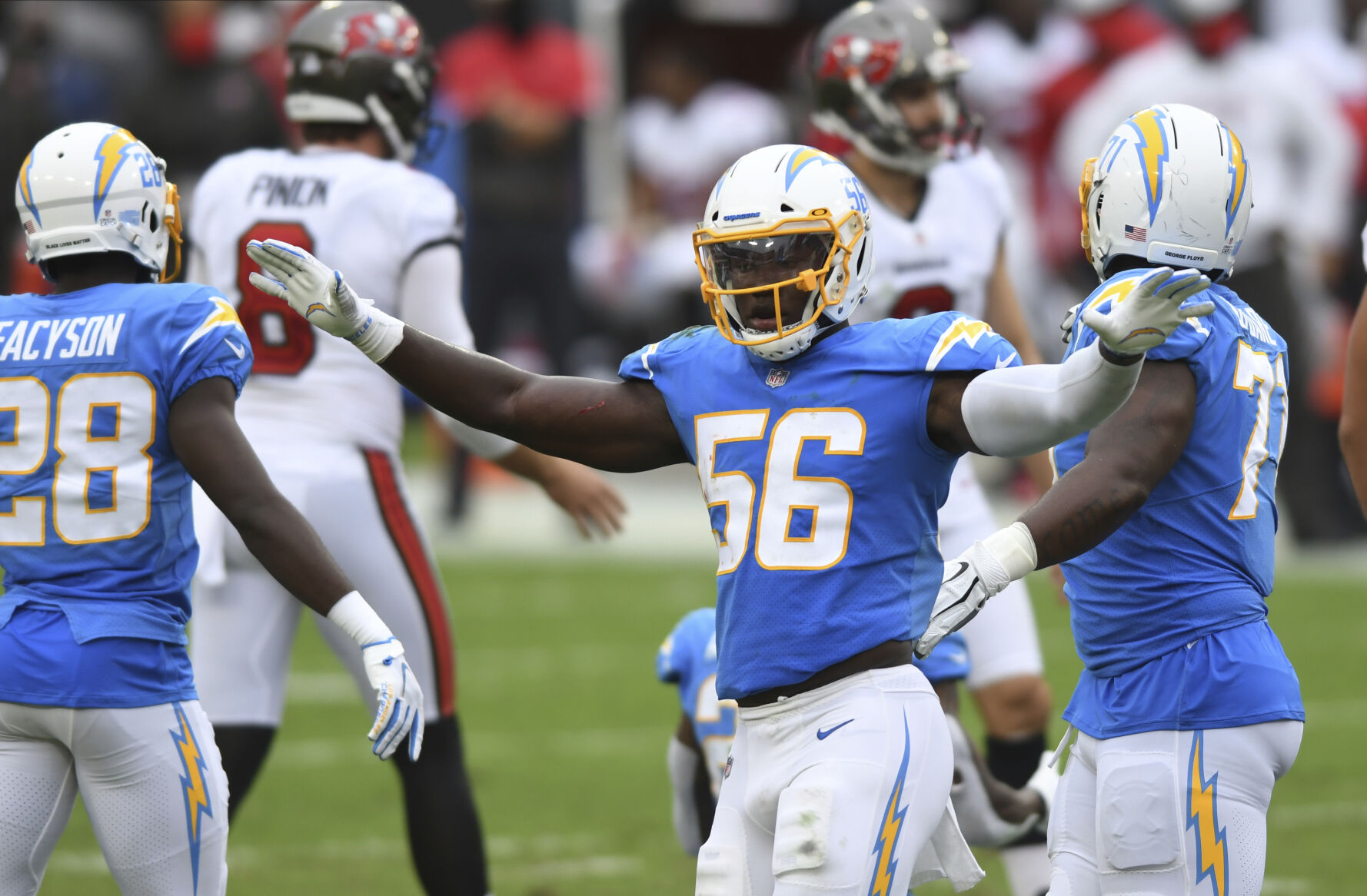 Chargers Buccaneers Football